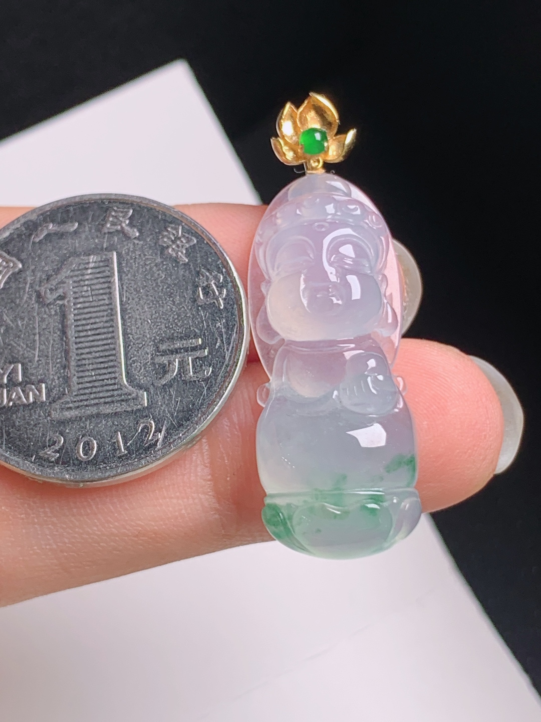 冰种飘花宝宝佛吊坠，冰润细腻，神态温婉，护佑安康