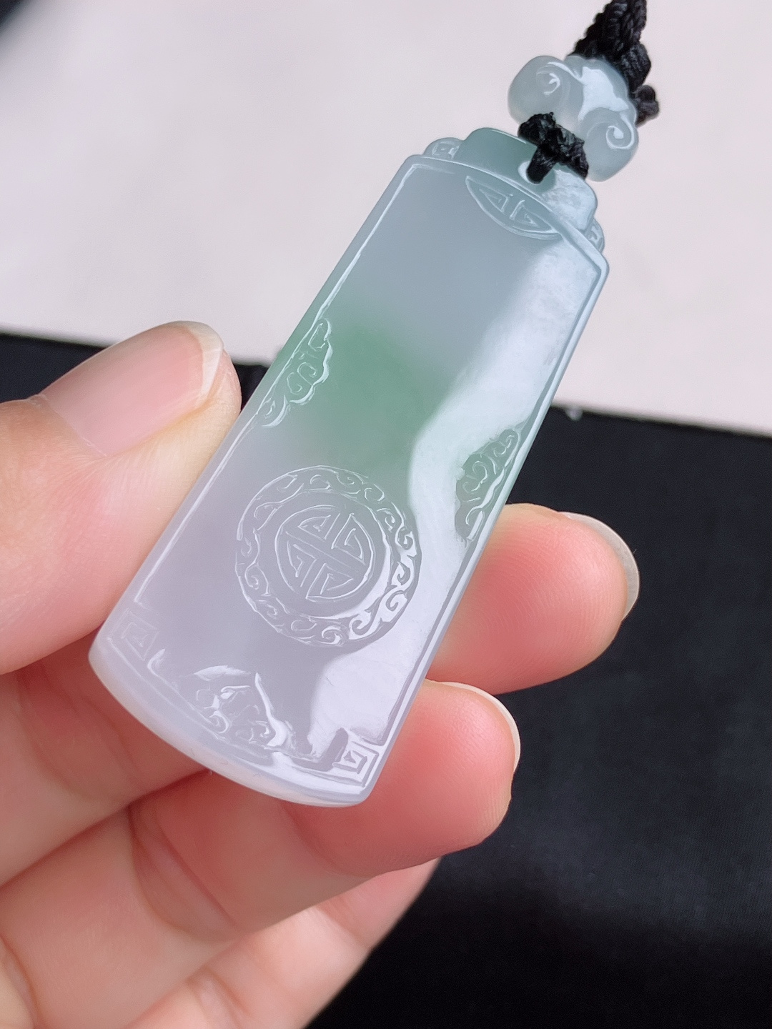 双彩平安牌，简约时尚，尺寸53/22/6/自然光实拍