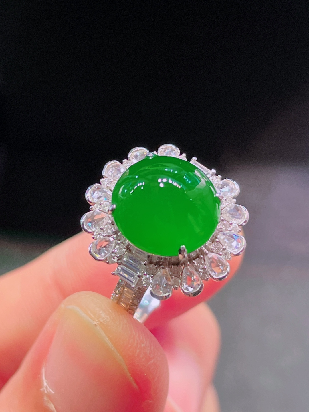 高冰绿蛋面戒指，晶莹剔透，新颖时尚，品相，11-5