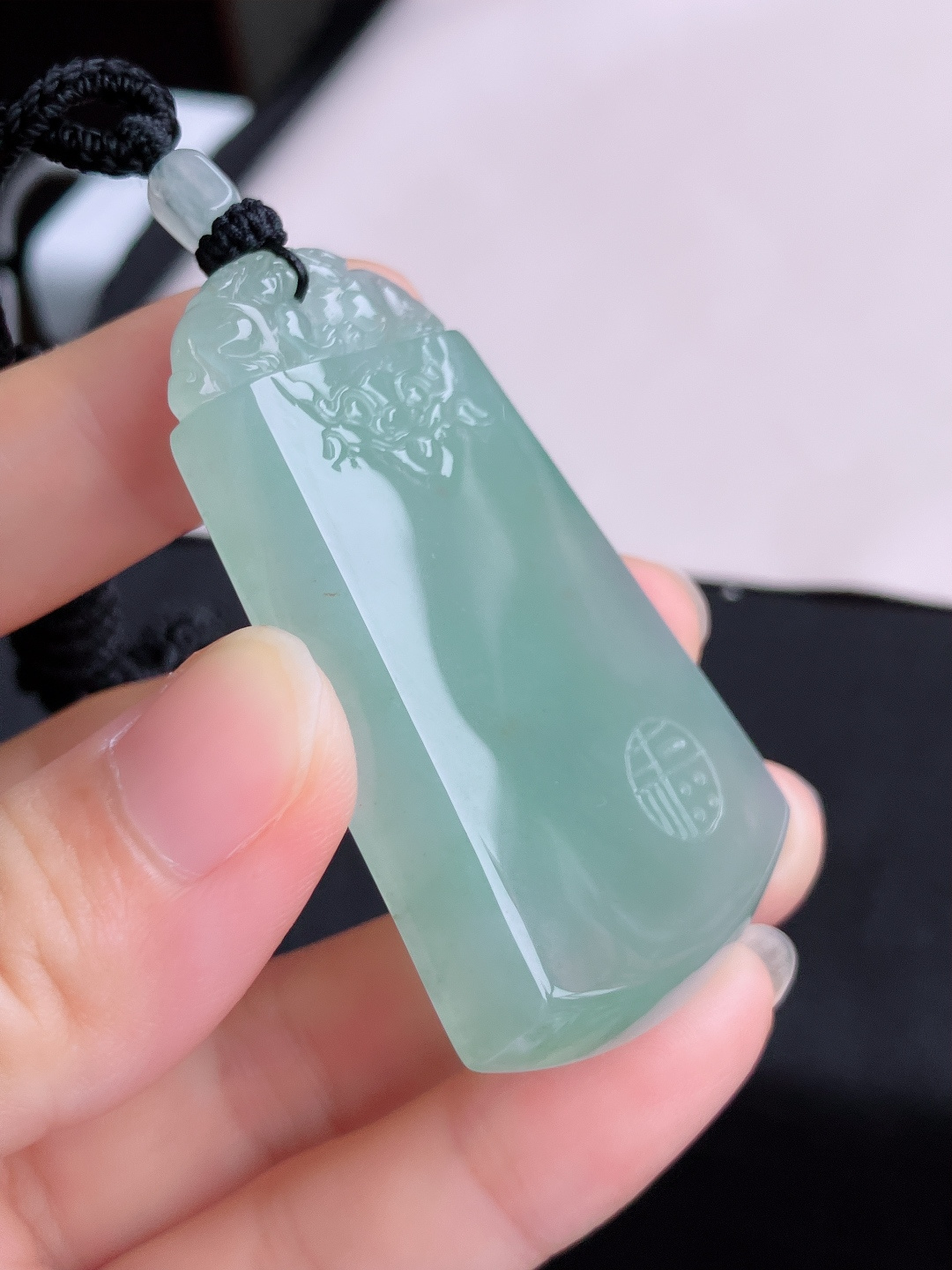 ️底色平安牌，简约时尚，尺寸59.3/38/7/自然光实拍