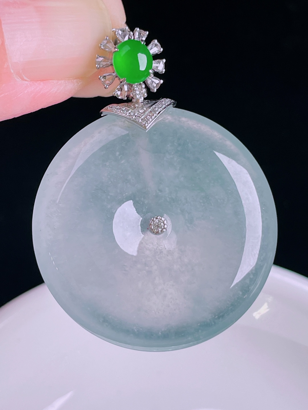 平安扣，18k镶嵌，老种起光，细底通透，尺寸：43.3/33/6.6mm0828