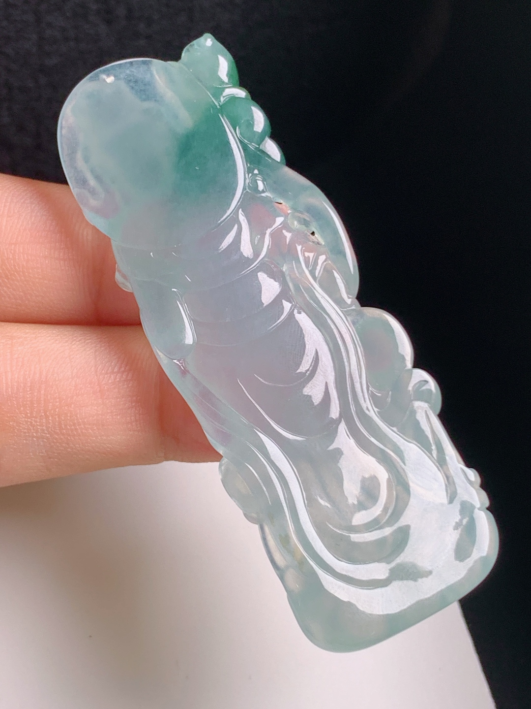 冰种飘花观音，冰透灵动，雕工细致，福运相伴