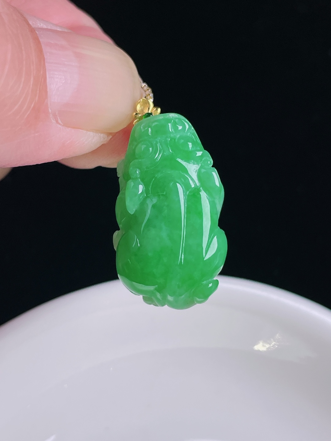 阳绿貔貅，18k镶嵌，老种起光，细底通透，尺寸：28.2裸石25.2/14.6/7.5mm0828
