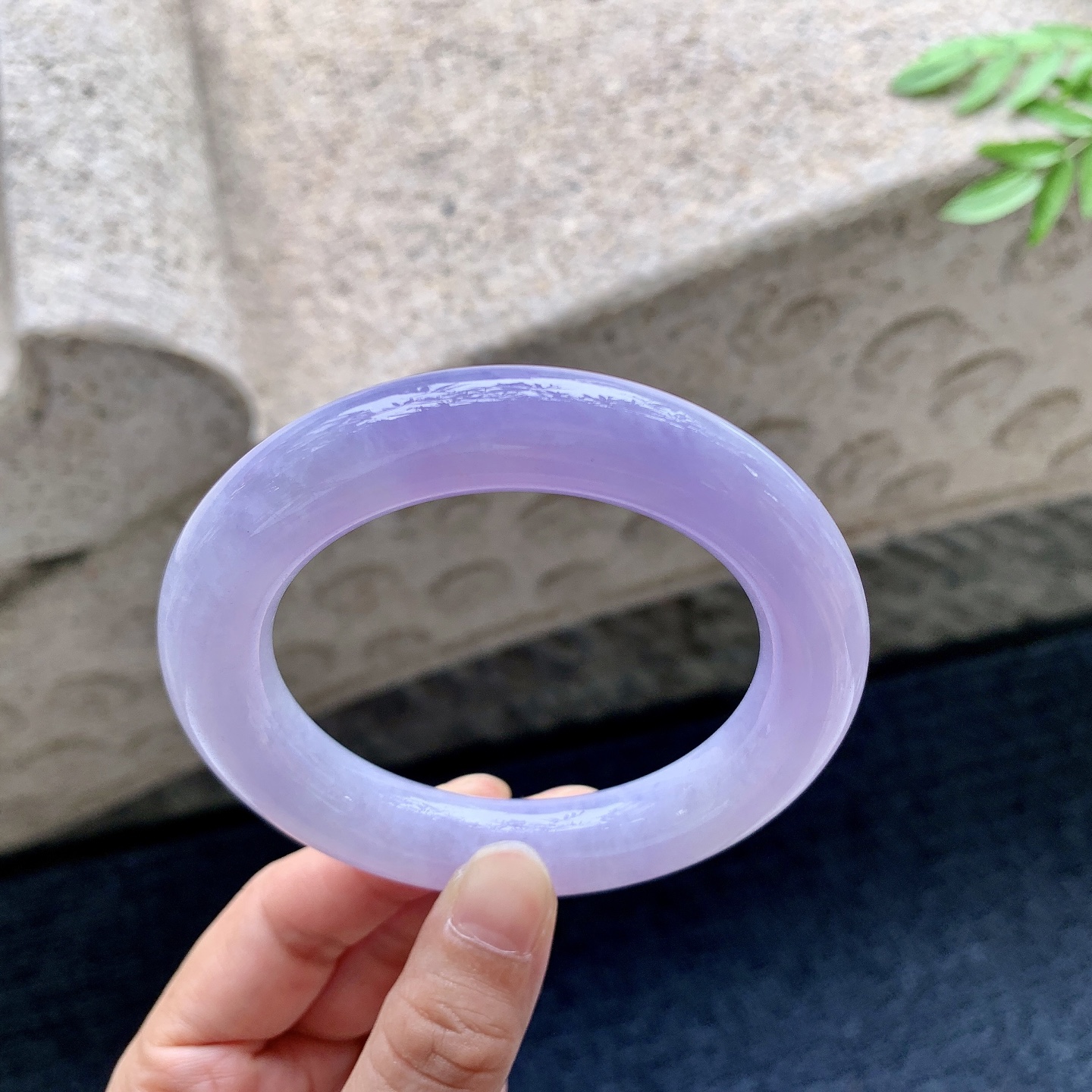 圆条56 57，圈口57/12.5/11.8，编码A2082915，艳紫，满色，水润，种老，细腻，有纹线