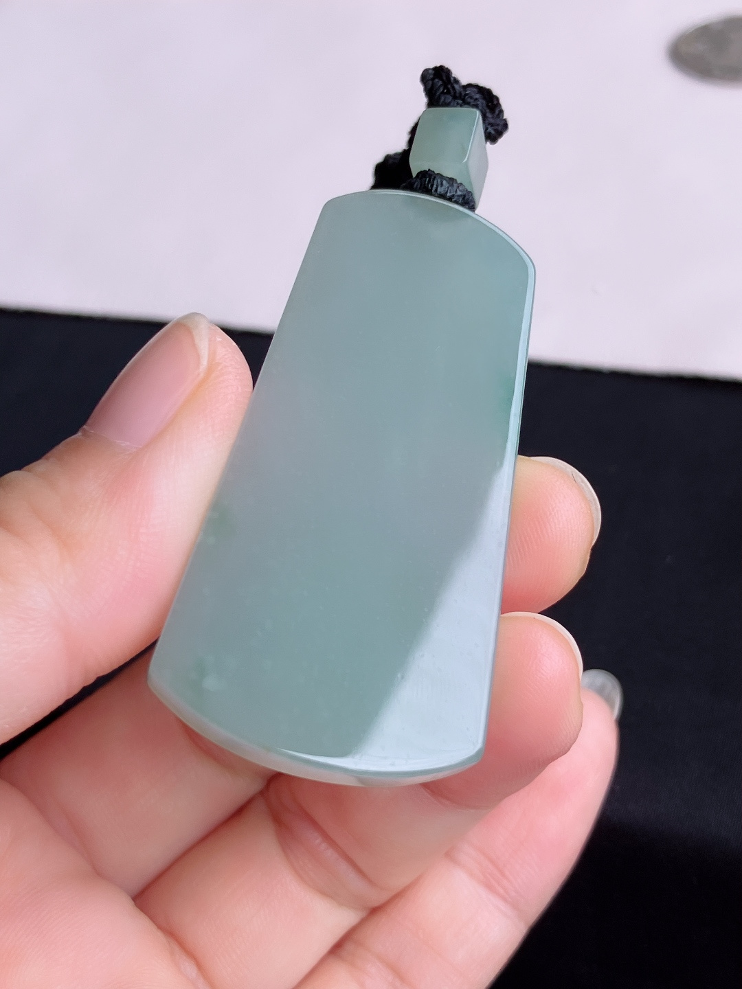底色平安牌，简约时尚，尺寸52.3/26.8/5.6/自然光实拍