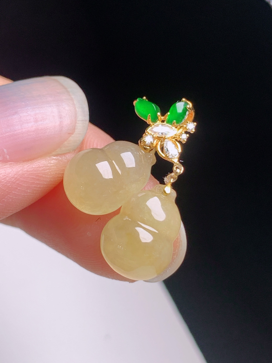 黄翡葫芦吊坠，温润柔和，配色雅致，福禄双全