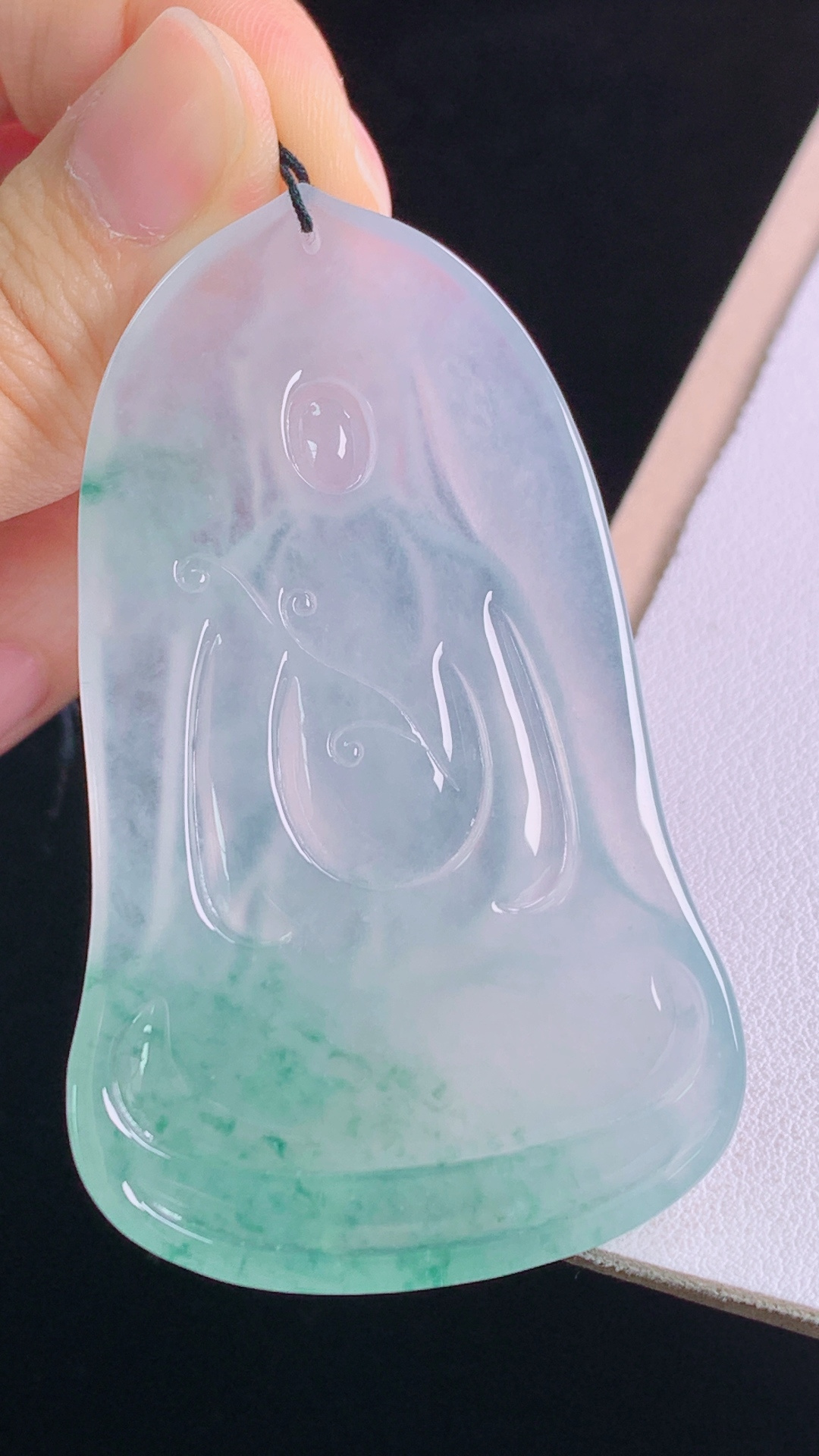 高品质冰种飘花大势至观音，种水，花色灵动，冰清玉洁，无裂，尺寸:63.9-38.8-6.1mm