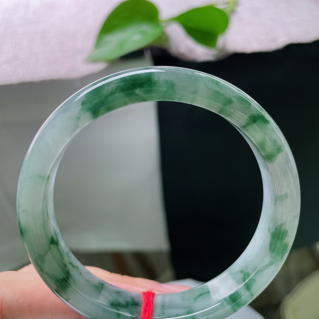 飘花正圈，冰润起光，飘花灵动如山水写意。宛如天然水墨画卷，有棉线，ss55179a