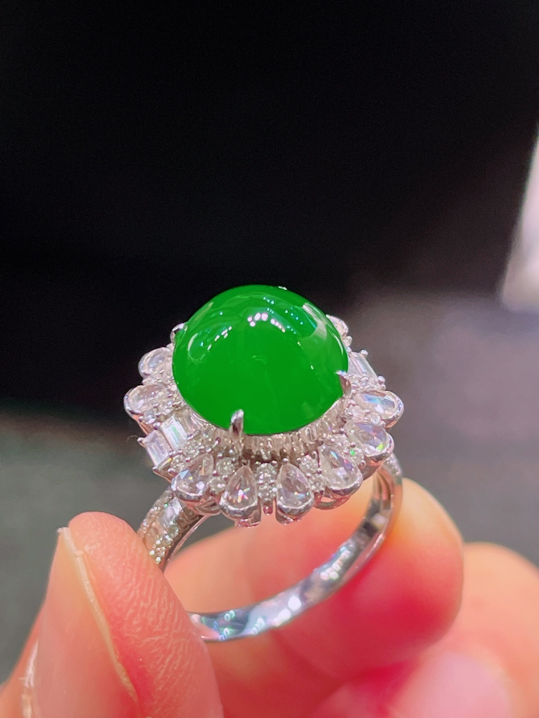 高冰绿蛋面戒指，晶莹剔透，新颖时尚，品相，11-5