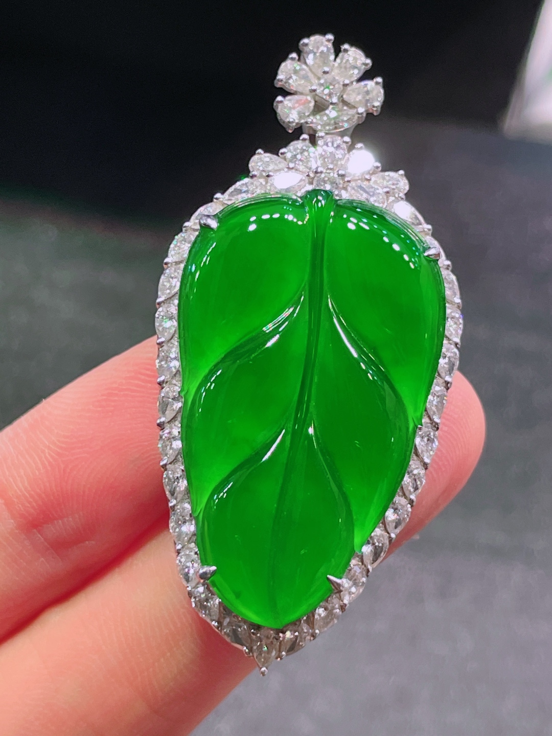 高冰绿树叶吊坠，晶莹剔透，新颖时尚，品相，34-21-3