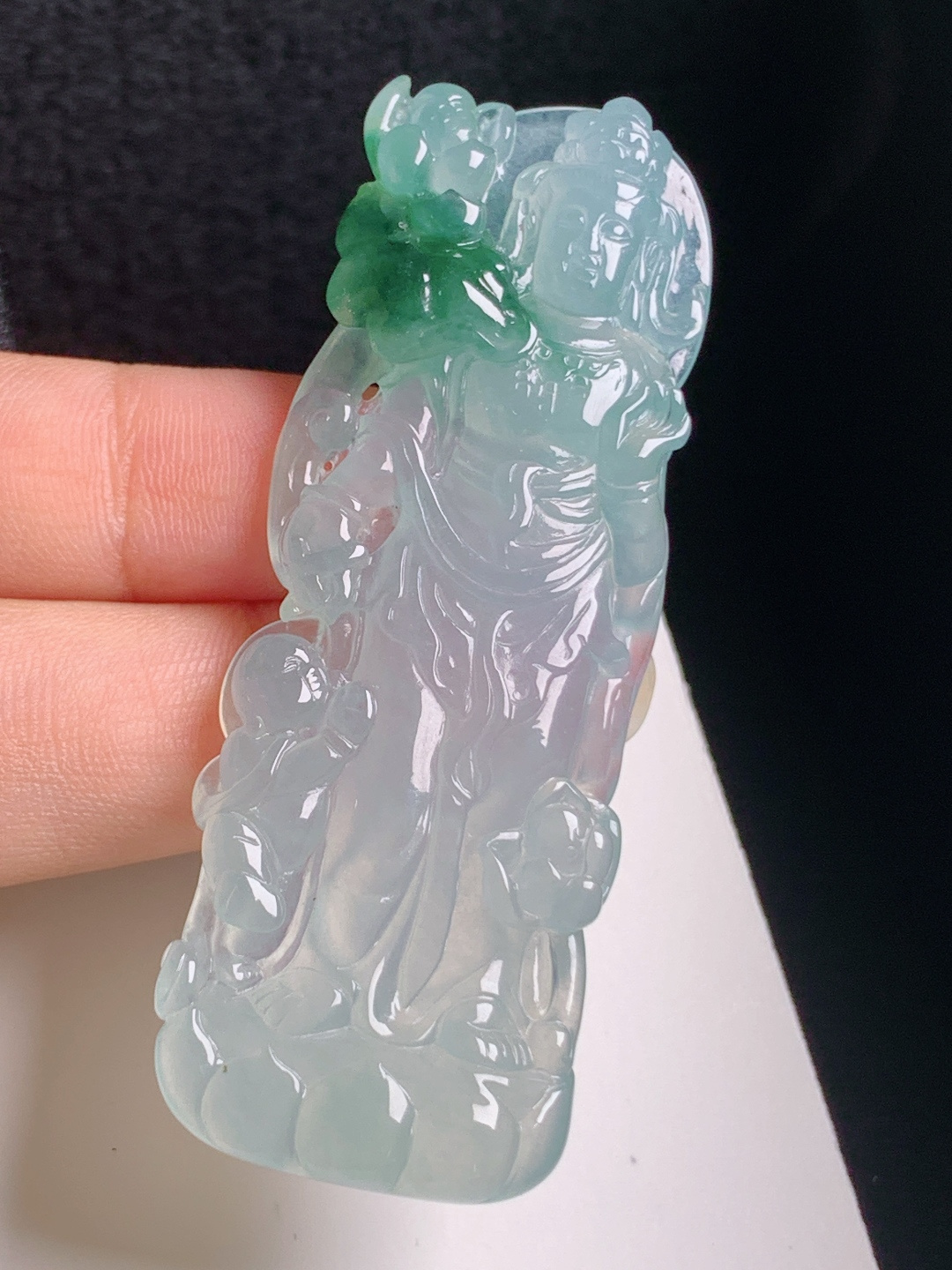 冰种飘花观音，冰透灵动，雕工细致，福运相伴