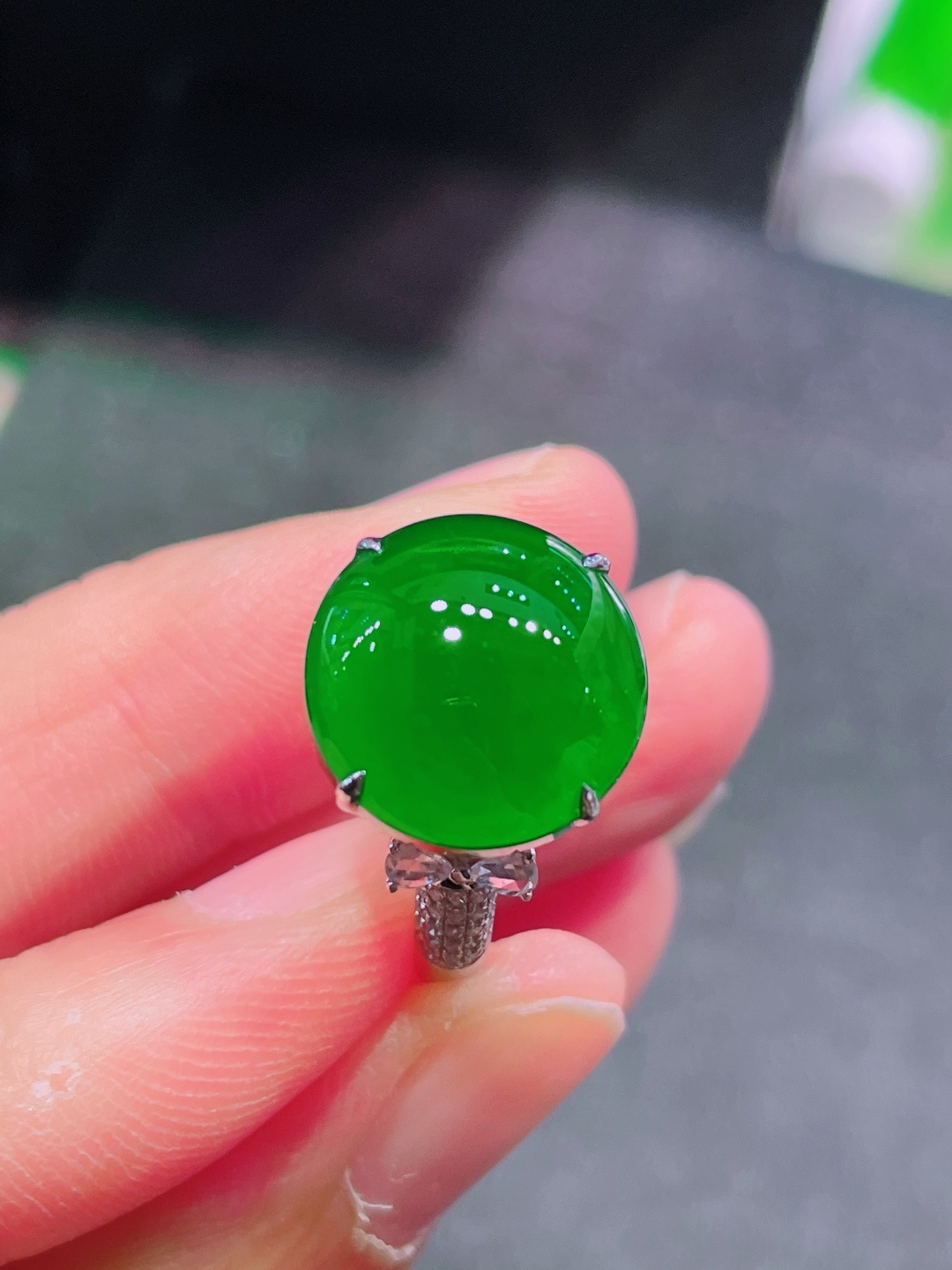 高冰绿蛋面戒指，晶莹剔透，新颖时尚，品相，14-14