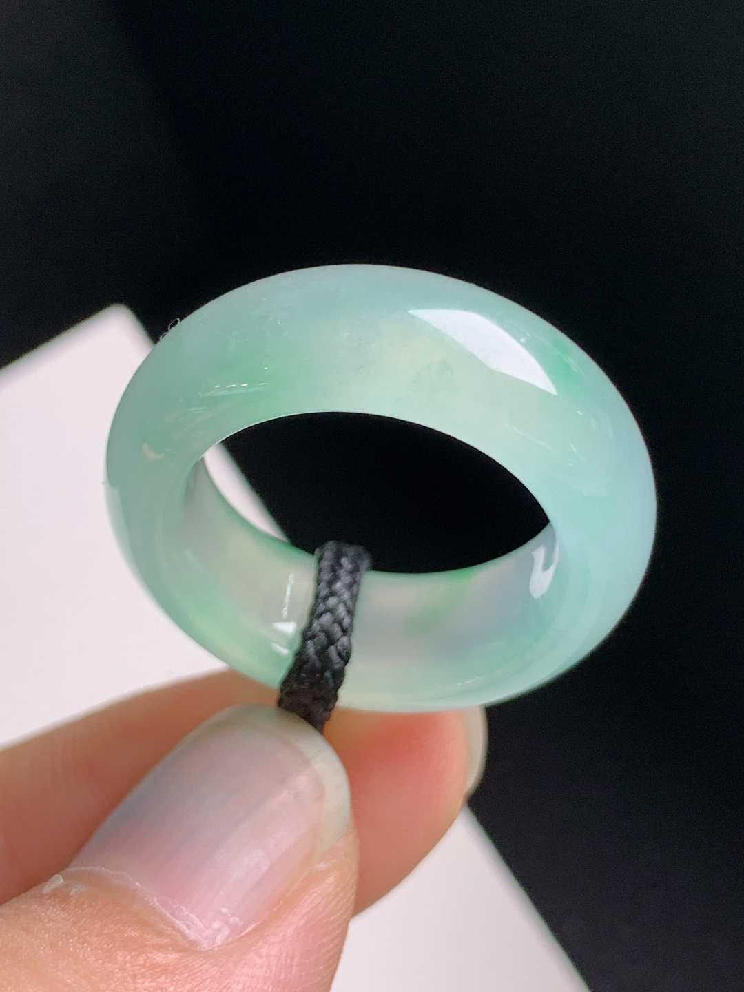 冰种飘绿指环，清透起胶，水润柔和，简约大气