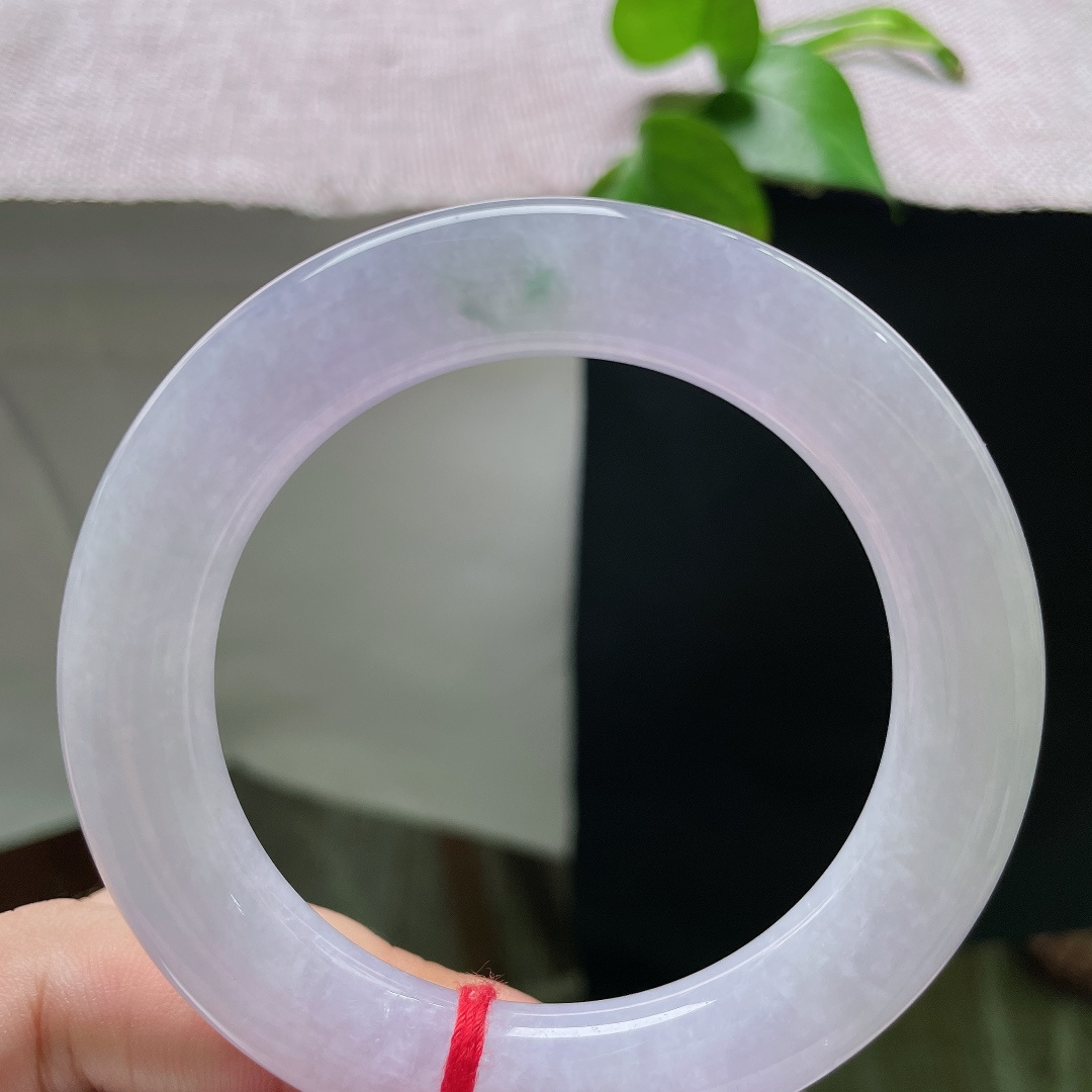 54/11.5，春彩圆条，无裂，淡粉似春日盛放的桃花，翠绿如同破土新芽，相映成趣雅致动人。ss55691a
