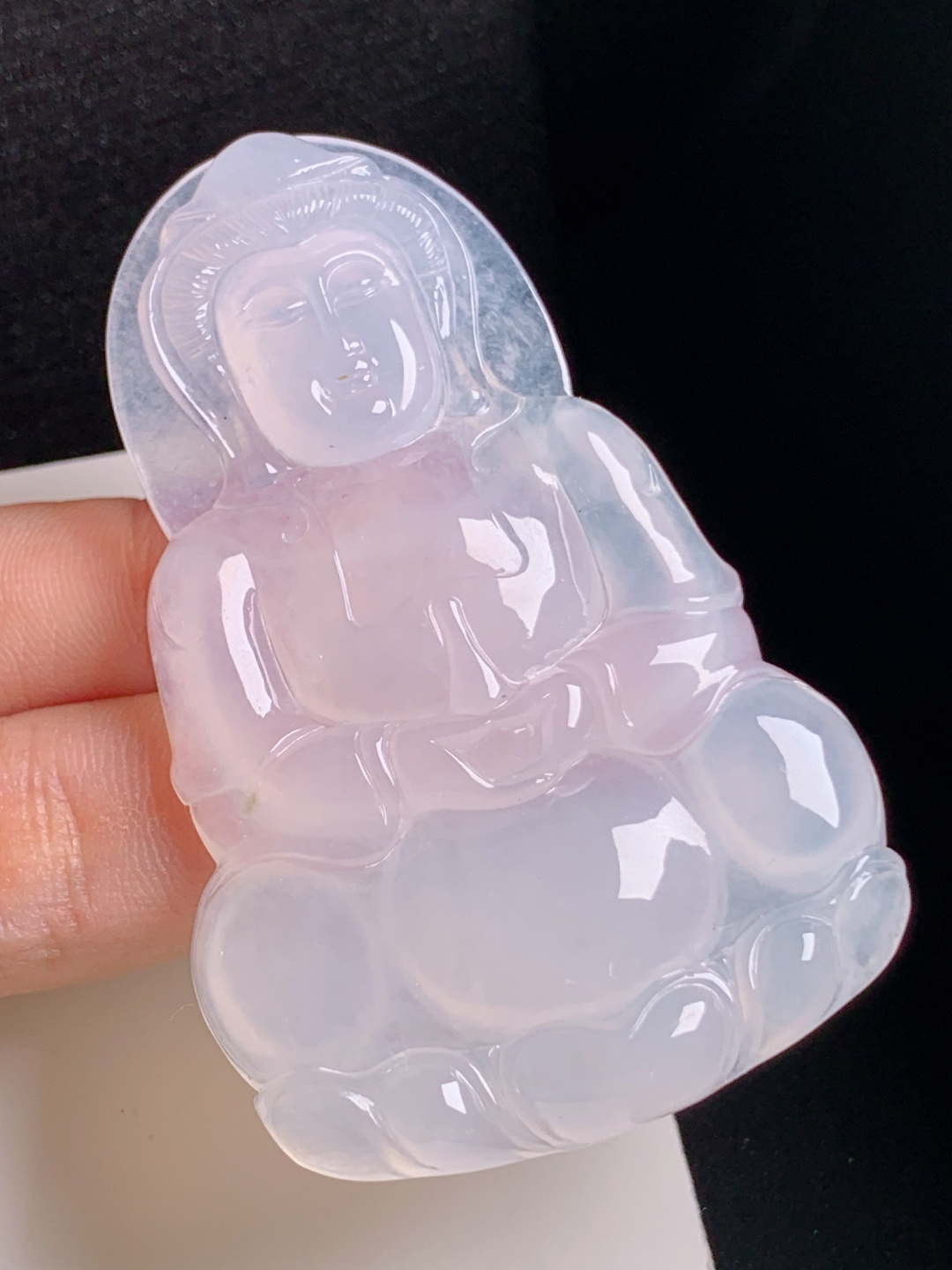 高冰观音，冰透纯净，雕工端庄，护佑平安