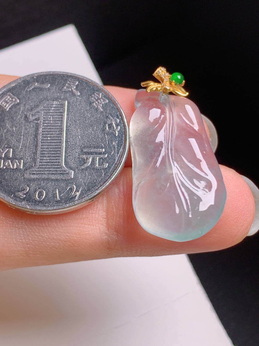 树叶吊坠，冰透纯净，质感莹润，百财聚来