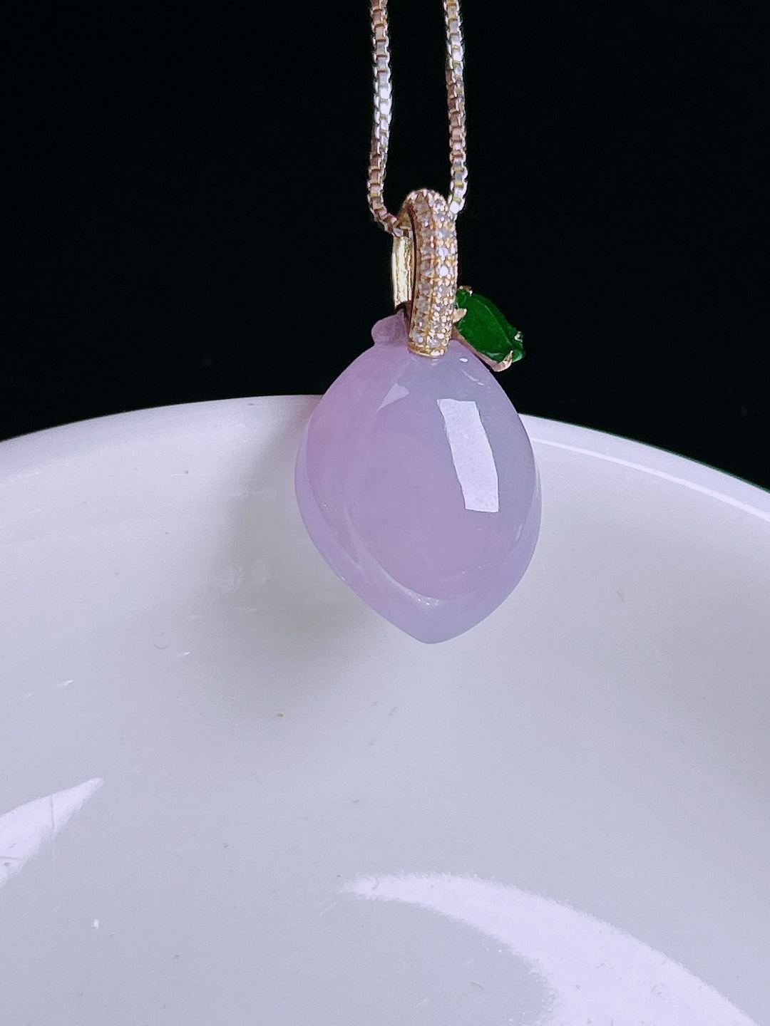 福瓜，18k镶嵌，老种起光，细底通透，尺寸：24.4裸石18/13.5/6.4mm0828