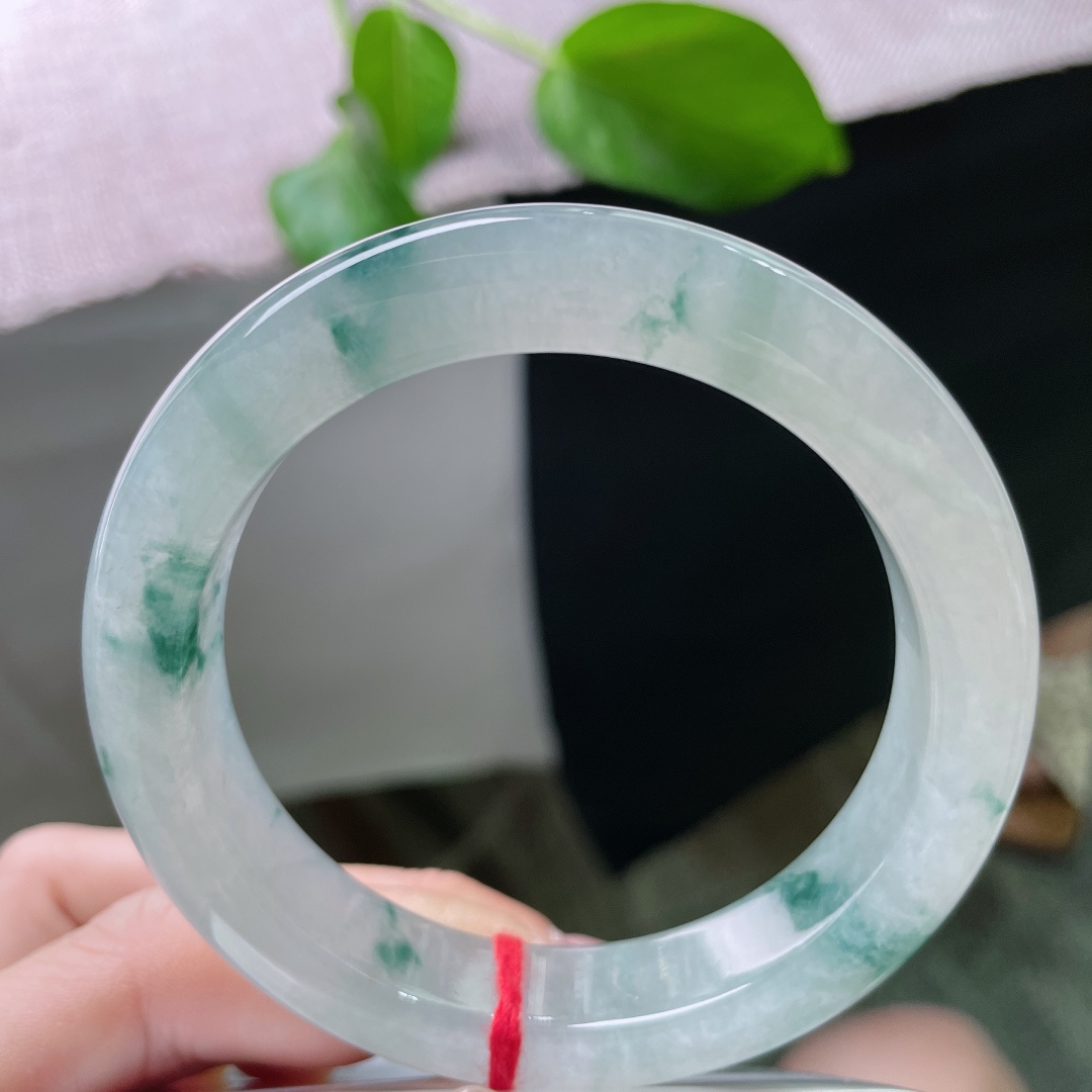 飘花正圈，冰润，莹润玉骨，缥缈飘，东方温婉氛围，贵气，无裂，ss56177a