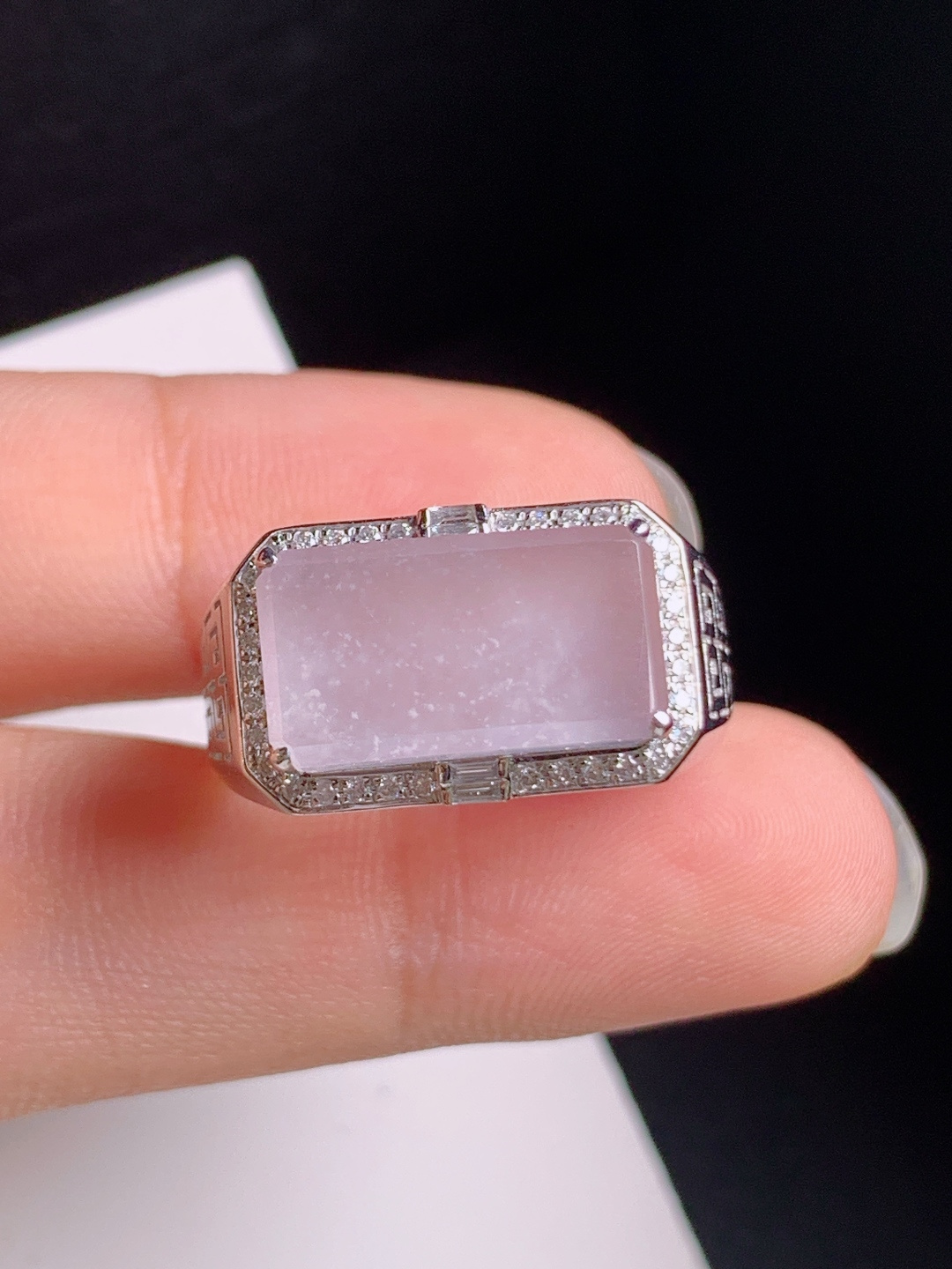 高冰马鞍戒指，雪花弥漫，种老通透，大气简约