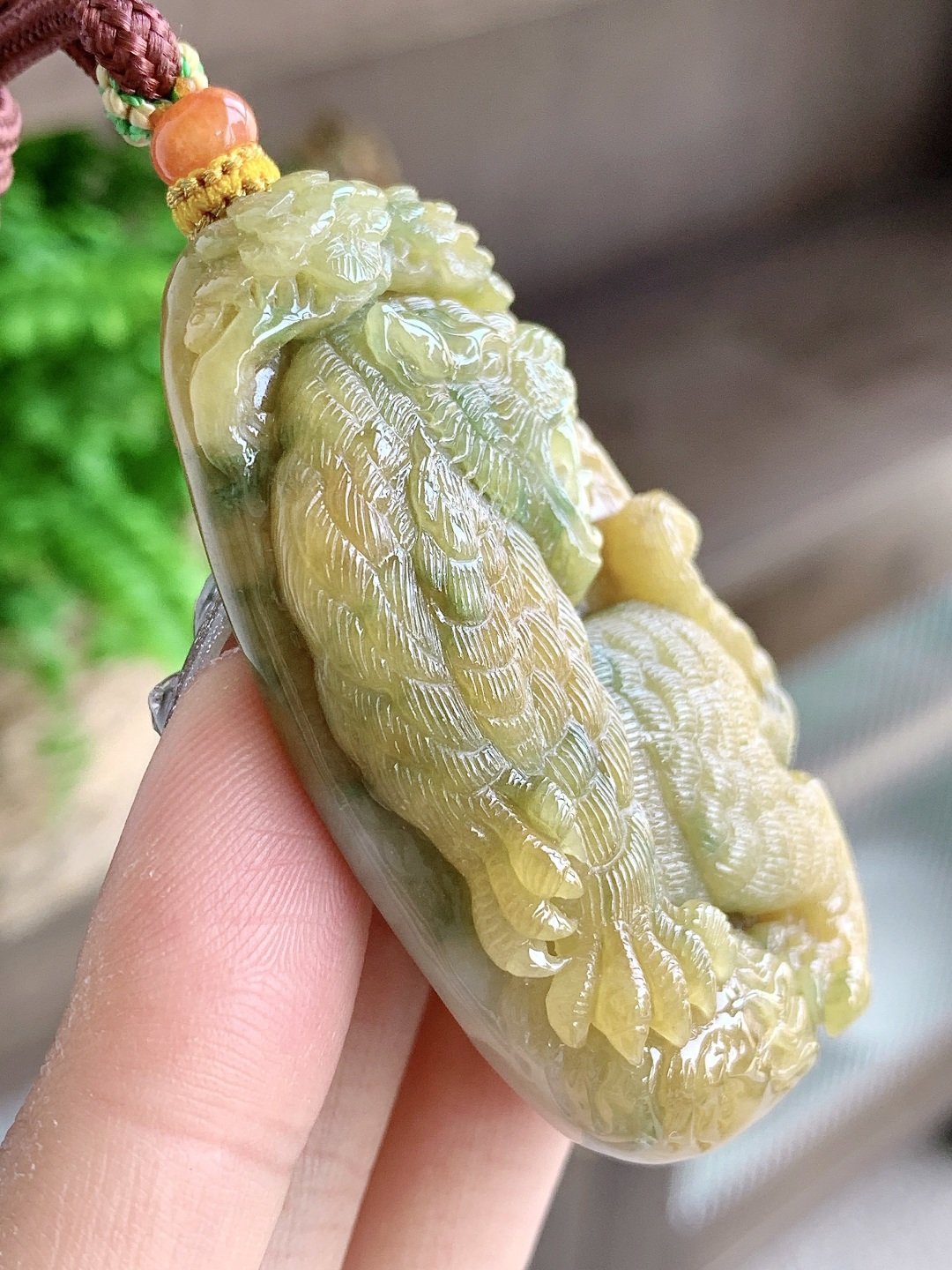 冰黄加绿生肖虎上山虎牌吊坠,缅料 性比高,尺寸59.4-37-12.6,重量88克