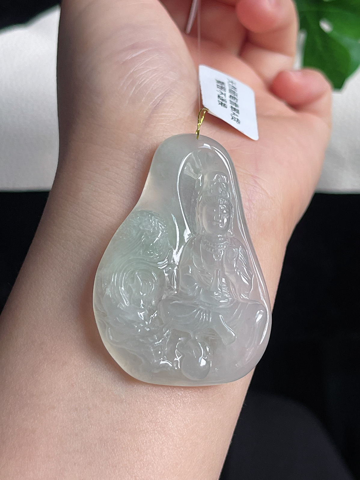 翡翠冰糯种观音挂件