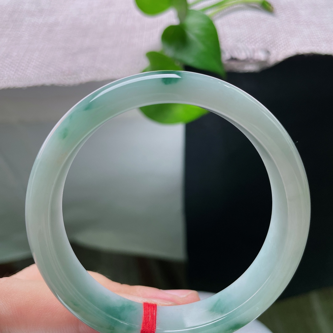 飘花正圈，有纹，温润细腻，清雅沉静，白底衬蓝花，低调又有韵味，ss57093a