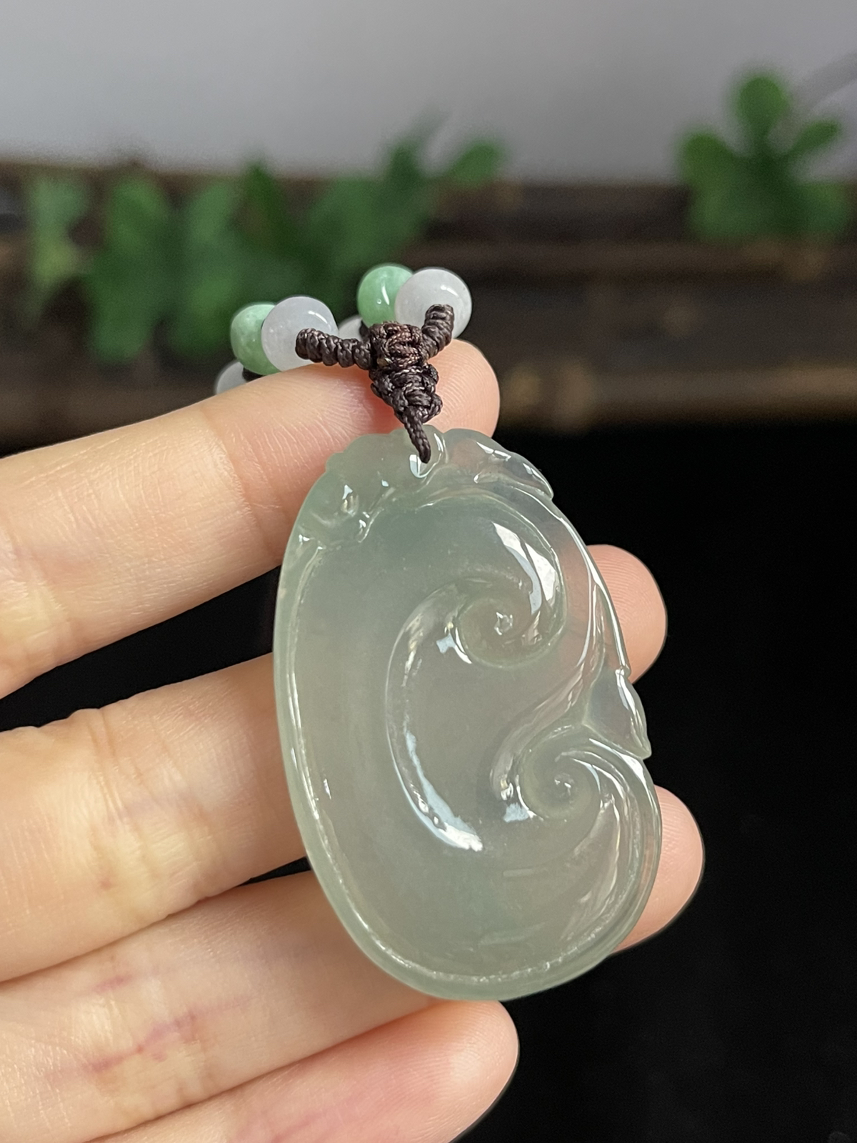 翡翠冰糯种白色如意