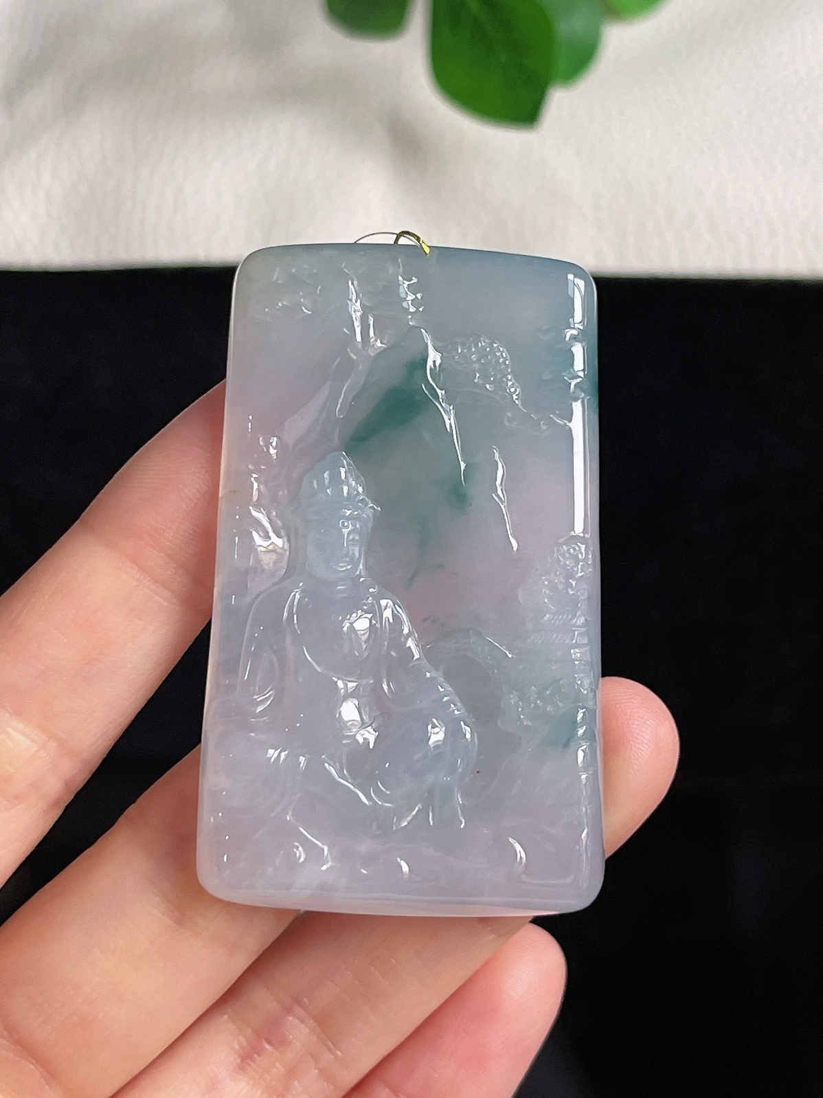 翡翠冰糯种飘绿挂件