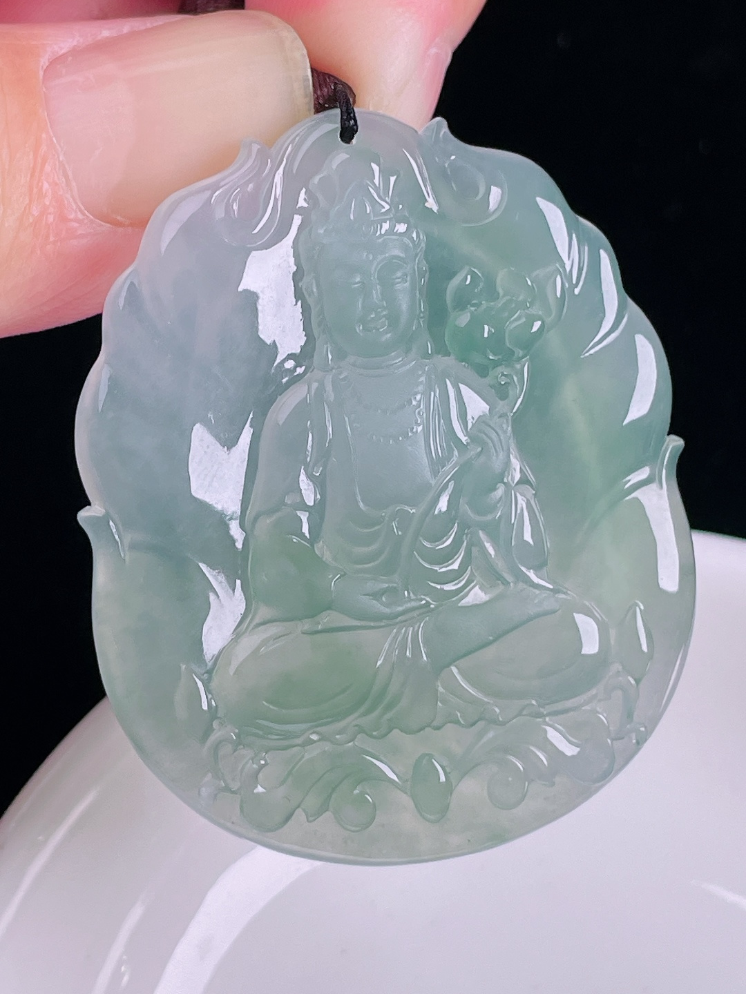 冰绿观音，老种起光，细底通透，尺寸：49.3/40/5.8mm0829