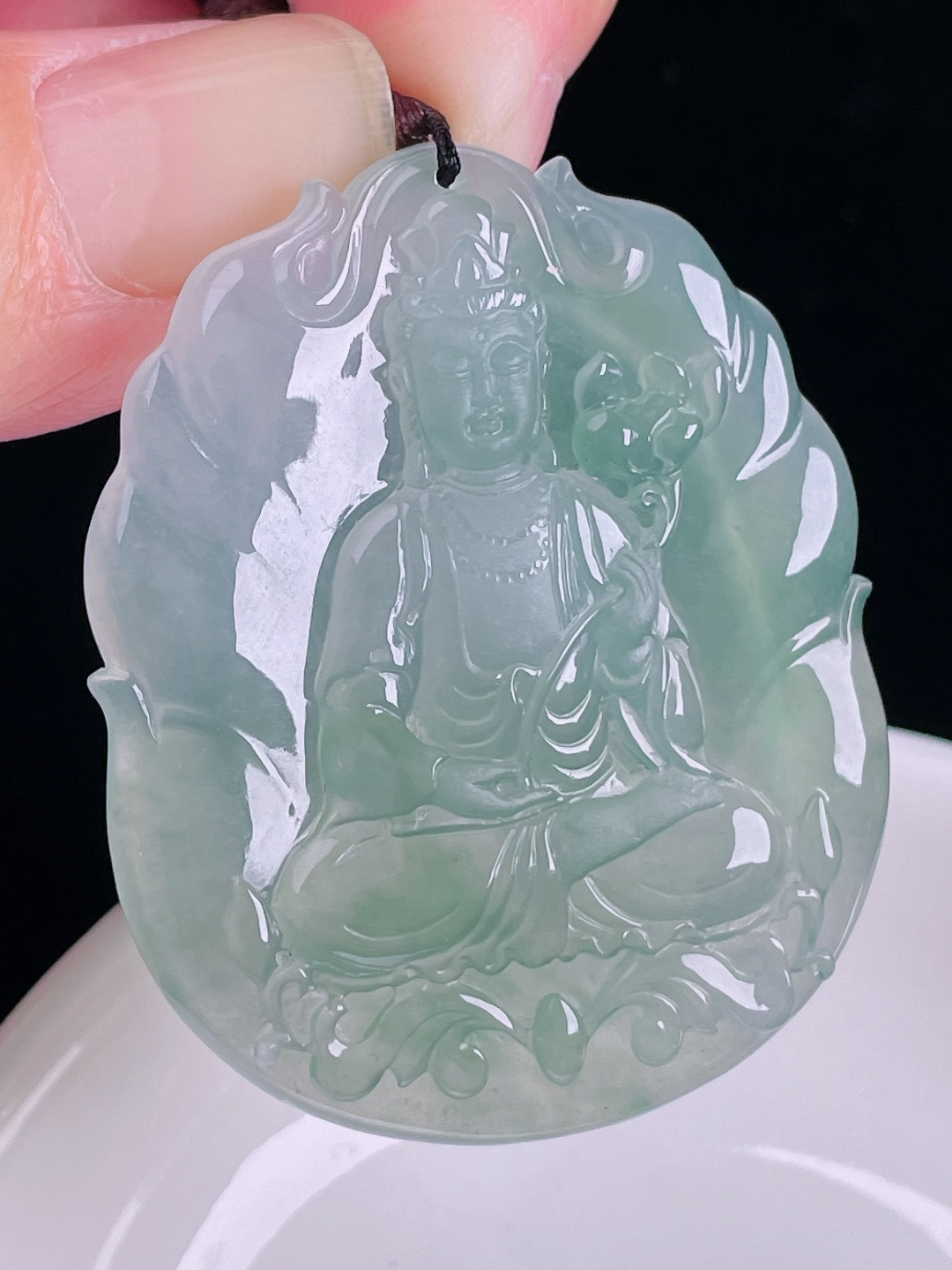 冰绿观音，老种起光，细底通透，尺寸：49.3/40/5.8mm0829