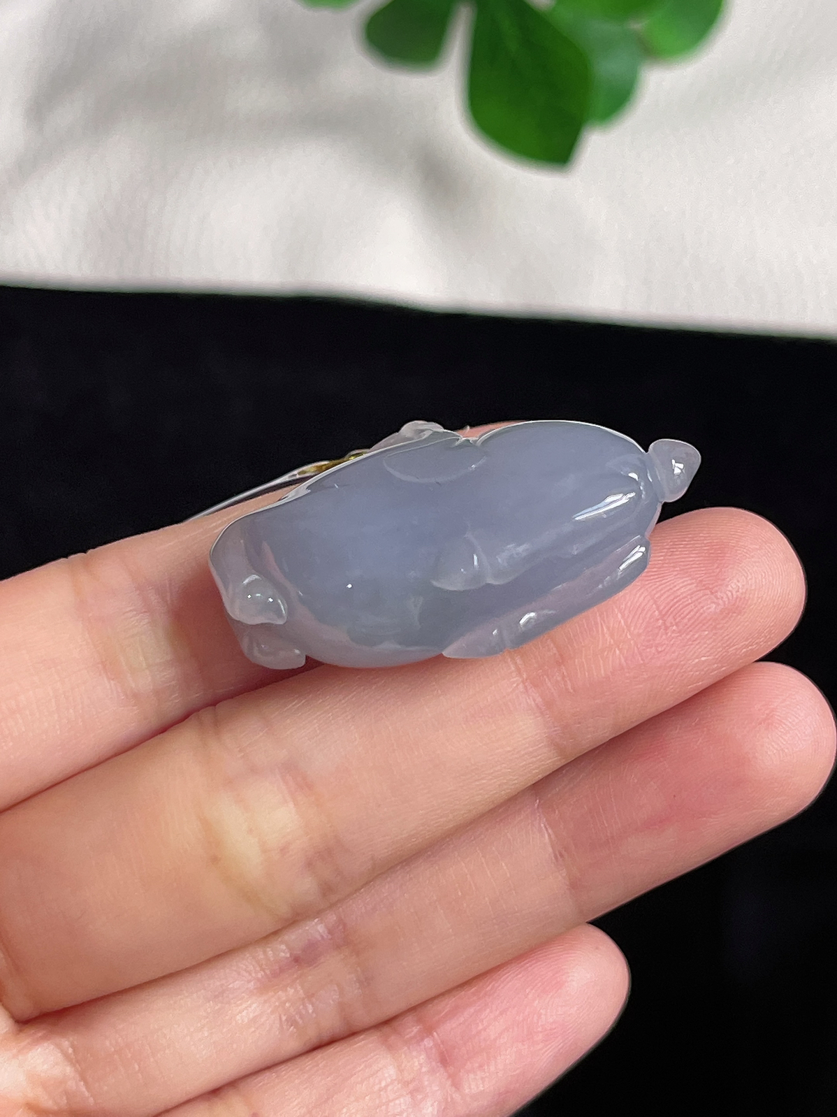 翡翠冰糯种浅紫色唐马生肖马吊坠
