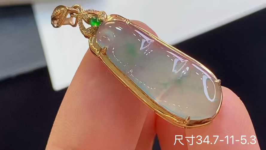 ️18k金+钻福豆吊坠，无裂，34.7-11-5.3