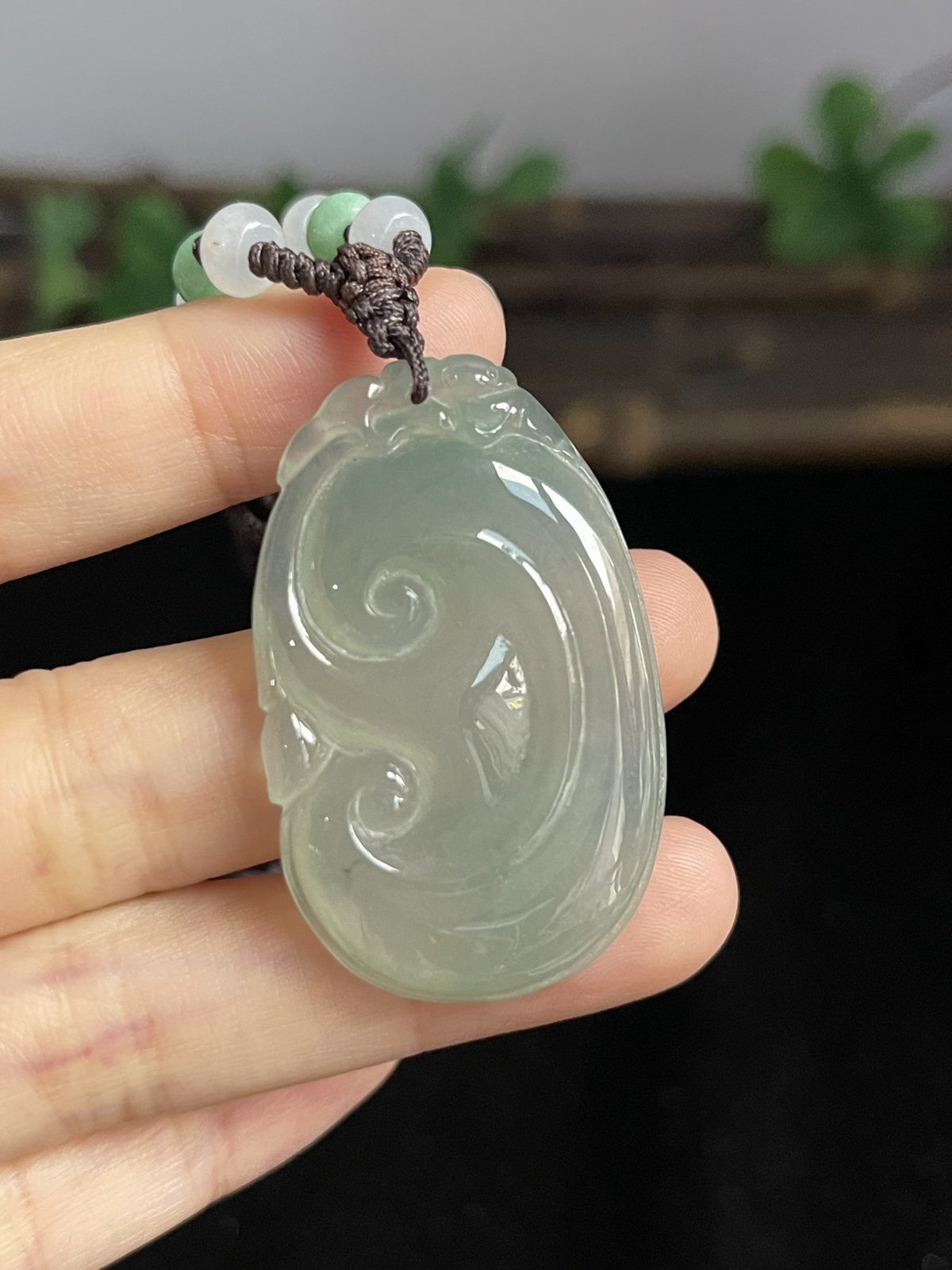 翡翠冰糯种白色如意