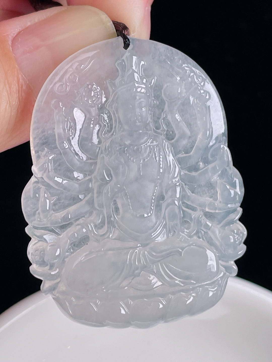 白冰千手观音，老种起光，细底通透，尺寸：49.6/38.5/6mm0829