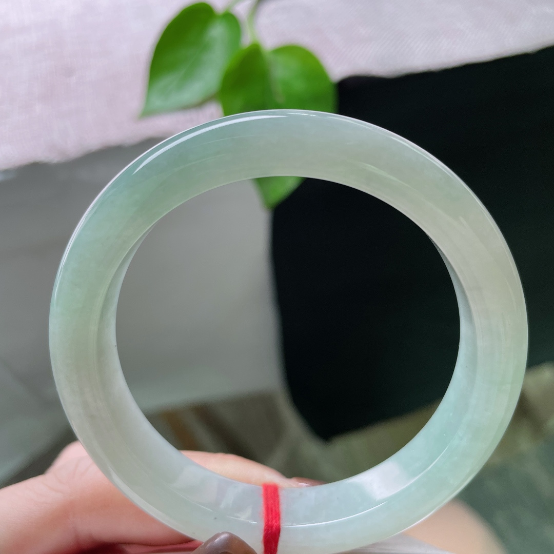 绿底正圈，细腻，优雅，贵气，冰清玉洁，无裂，ss56181a