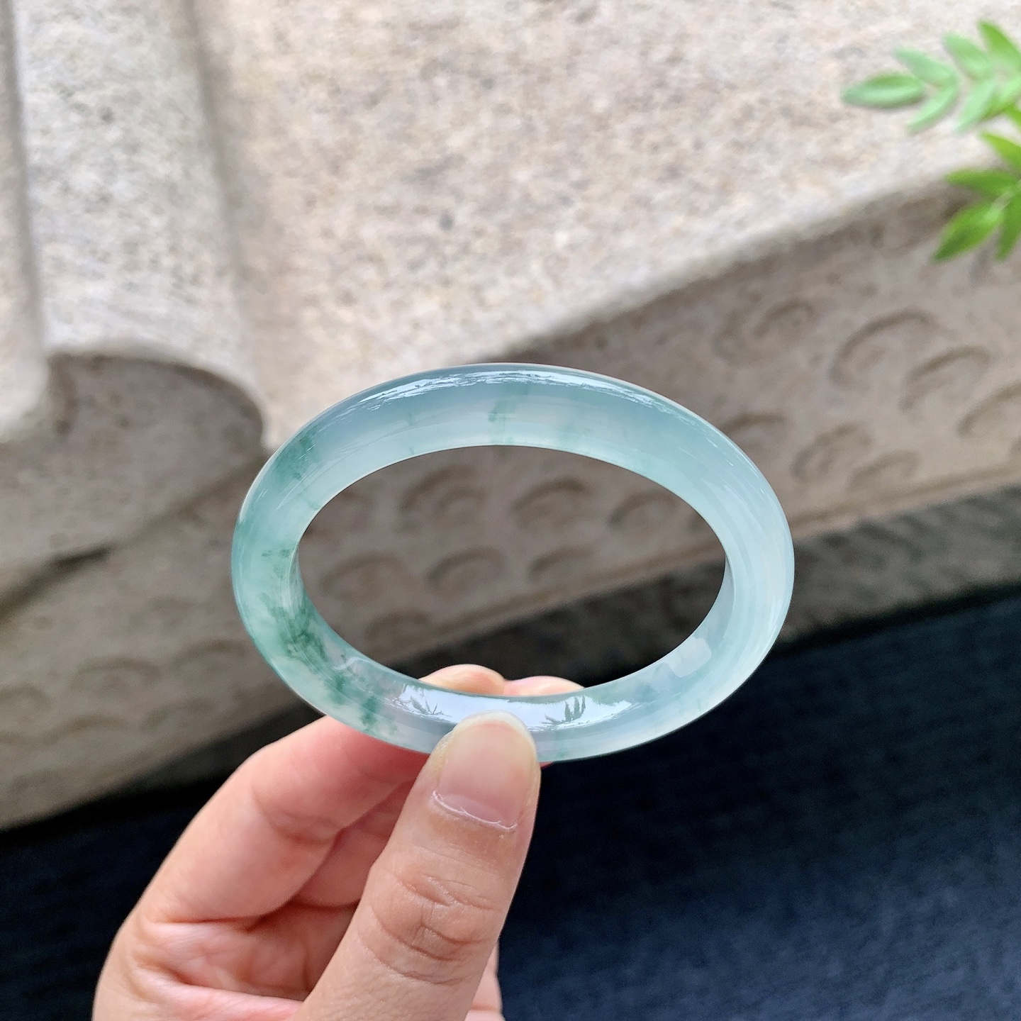 贵妃50 51，圈口51.6/44.2/8.5/7.4，编码C5083102，描述：冰飘花，清透，水润，种老，细腻，打灯有棉线