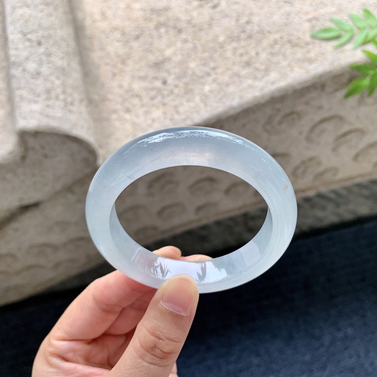 正圈51 52，圈口52.7/12.4/8.6，编码B2083118，冰种，清透，水润，种老，细腻，打灯有絮线
