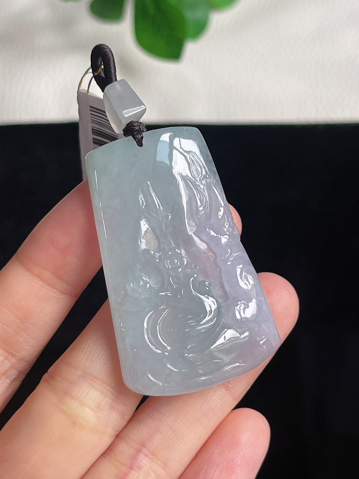 翡翠冰糯种淡绿色挂件
