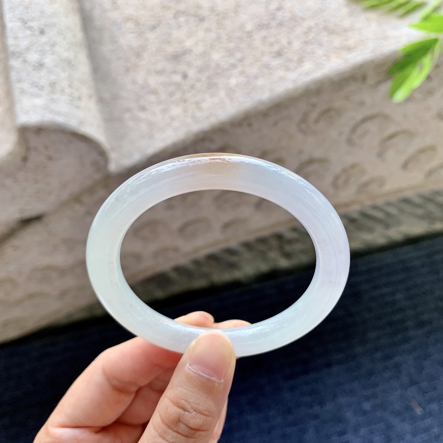 圆条51 52,圈口52.8/8.2/8.2,编码AD083020,糯冰粉紫底飘黄翡，水润，种老，细腻，无裂
