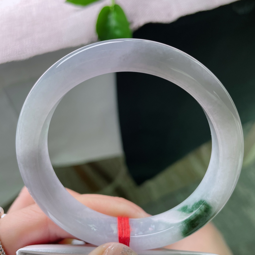 57.8/11.6/8.8飘花正圈，水润细腻，一抹蓝花，倾心沉稳，贵气，无裂，ss58173a