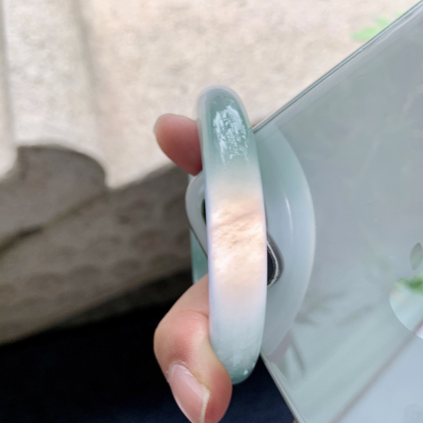 正圈53 54，圈口53.8/10.2/8.8，编码B2083165，描述冰天空蓝，清透，水润，种老，打灯有絮线