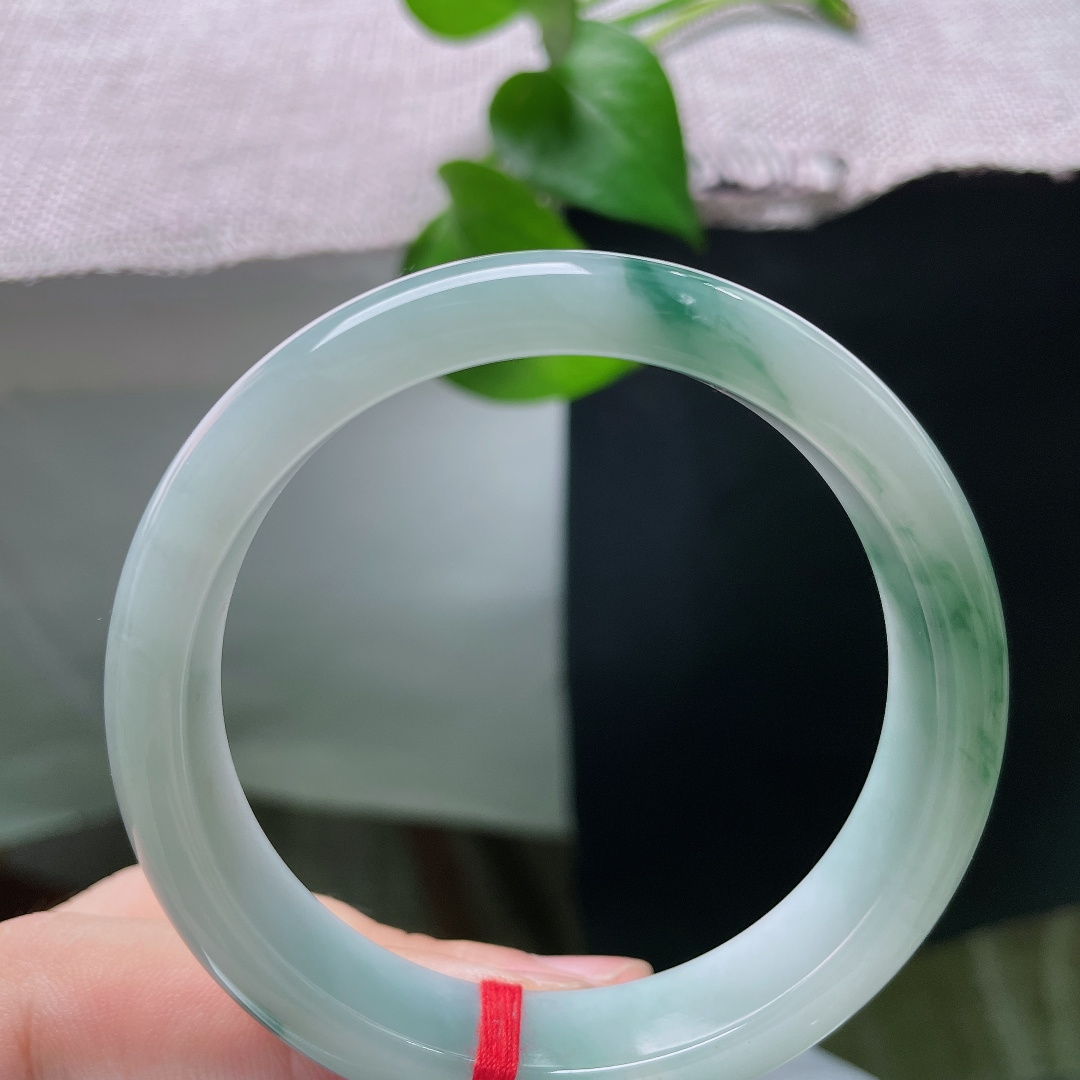 飘花正圈，有纹，温润细腻，清雅沉静，白底衬蓝花，低调又有韵味，ss57093a