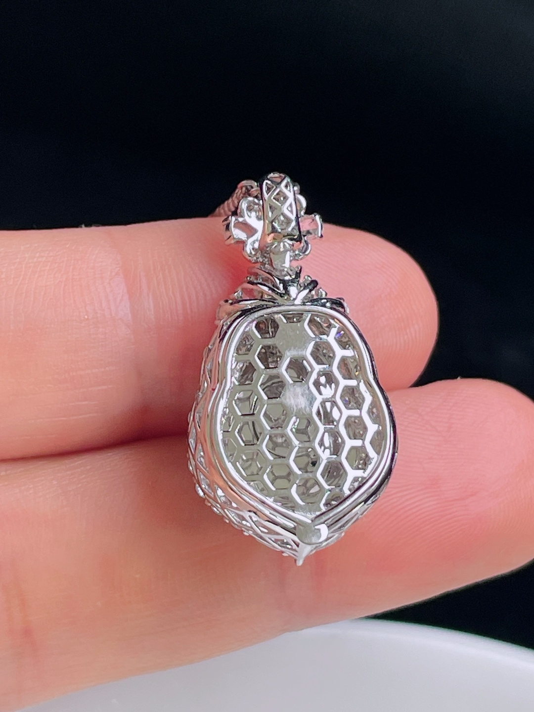 冰绿葫芦，18k镶嵌，老种起光，细底通透，尺寸：30/18/9.9mm0829