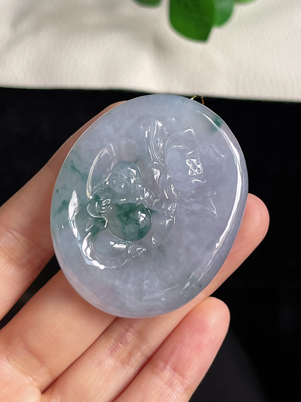 翡翠冰糯种飘绿吊坠