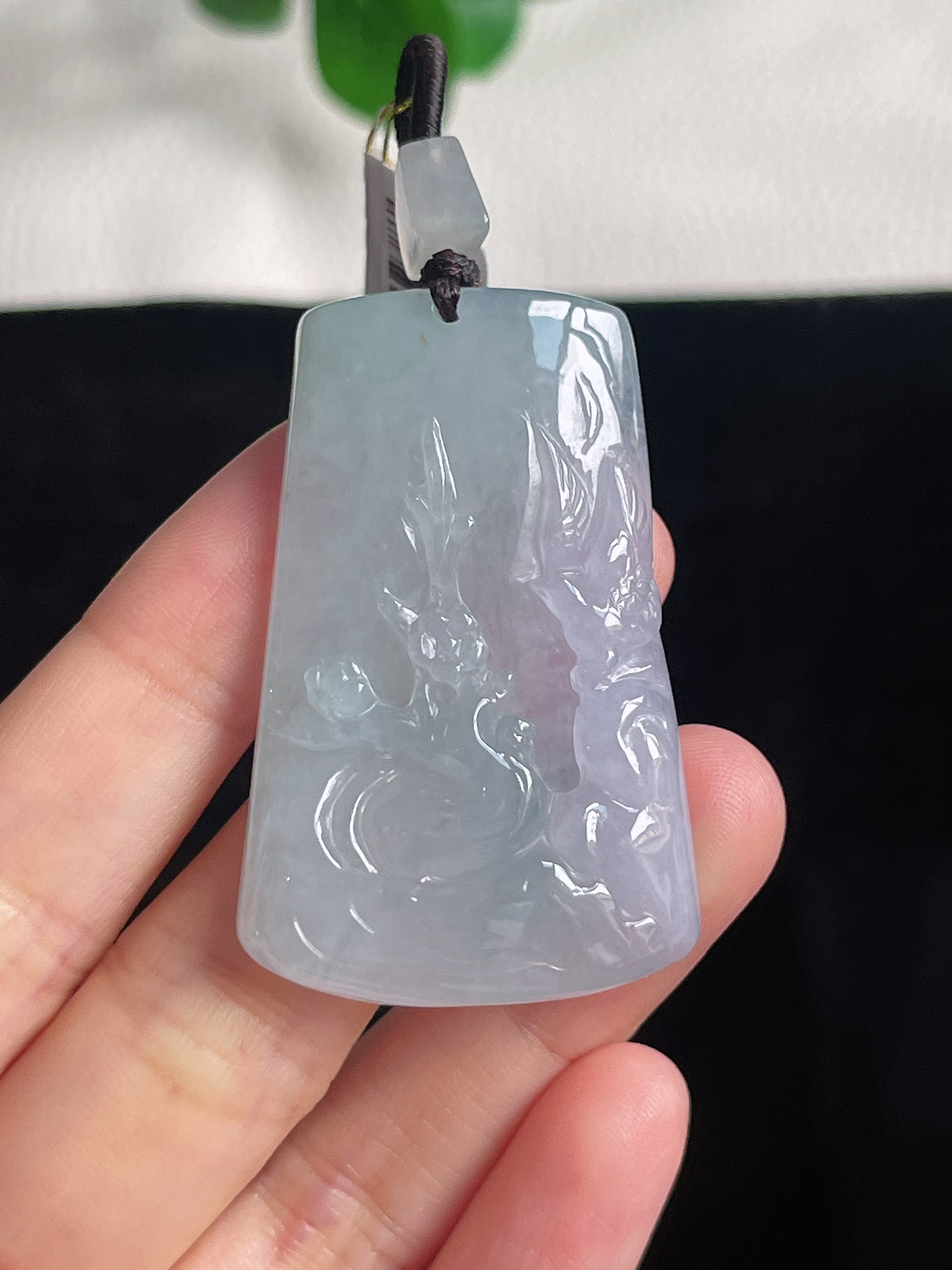 翡翠冰糯种淡绿色挂件