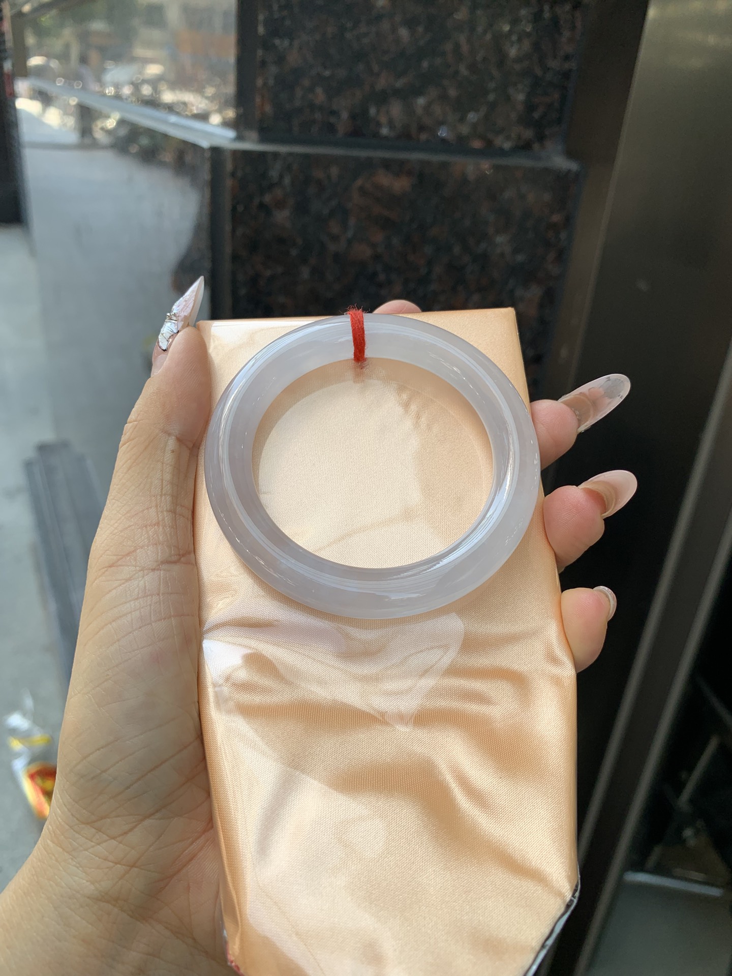 白冰圆条, 0312-N194, 无裂，底妆冰透起光，干净无瑕，一腕清透，不挑肤色年龄，时尚简约，无色亦动人