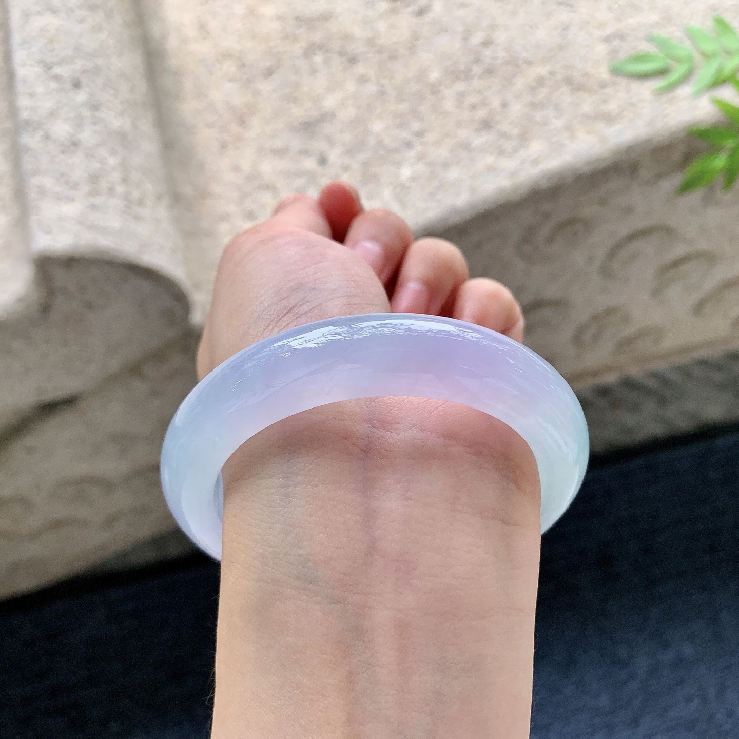正圈55 56，圈口55.4/12.4/9.2，编码BA083121，冰椿彩，水润，种老，细腻，打灯有棉纹