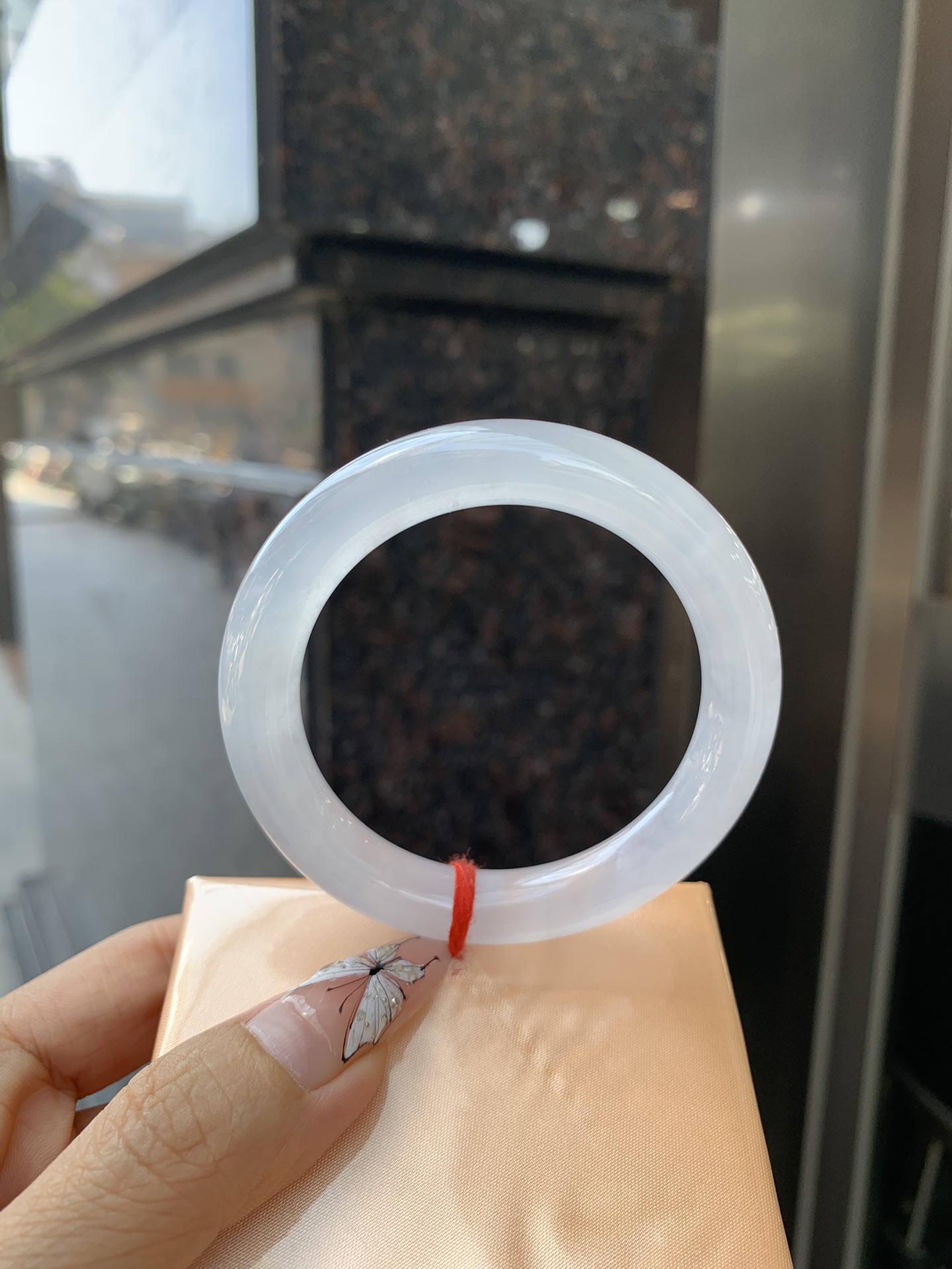 白冰圆条, 0312-N194, 无裂，底妆冰透起光，干净无瑕，一腕清透，不挑肤色年龄，时尚简约，无色亦动人