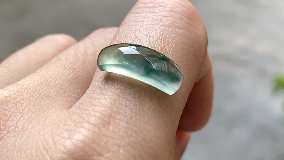 玻璃钢飘彩马鞍,15.8*4.8*4.5 完整