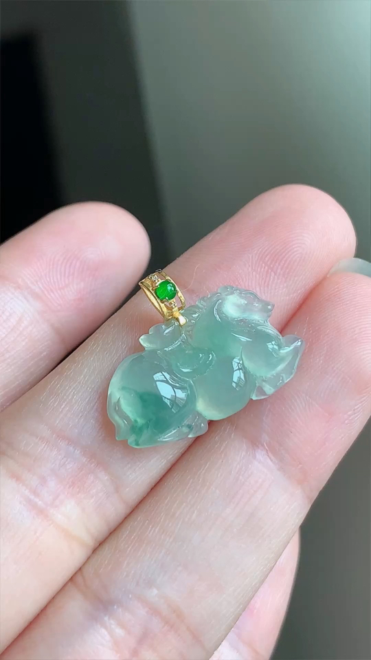翡翠精品，马上有钱，冰种无裂，飘花18k金，尺寸22-12.5-5.2 al828